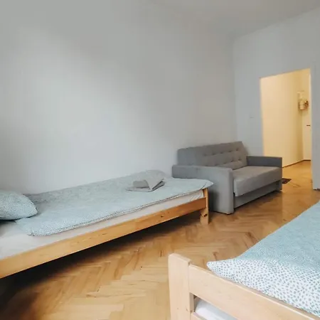 Florianska 10 By Homeprime Apartmán